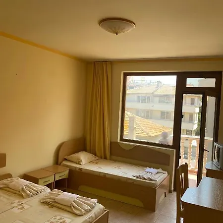 семеен апарт 2* 포마리