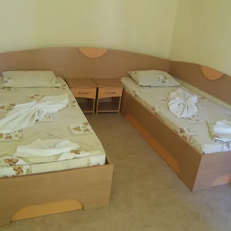 Hotel Apart فندق
