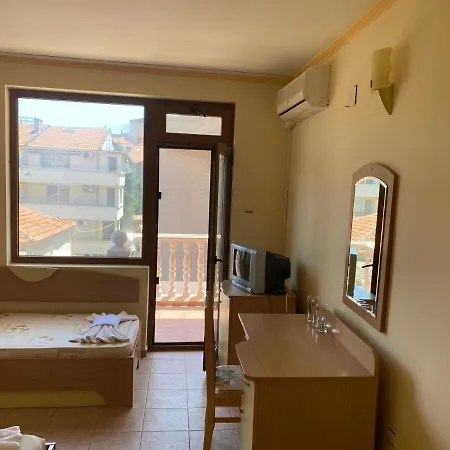 семеен апарт Hotel Pomorie