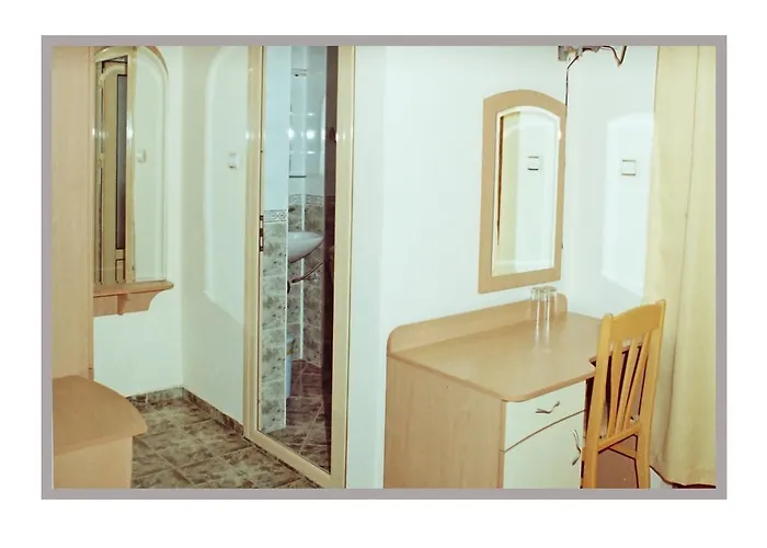 Отель семеен апарт 2*